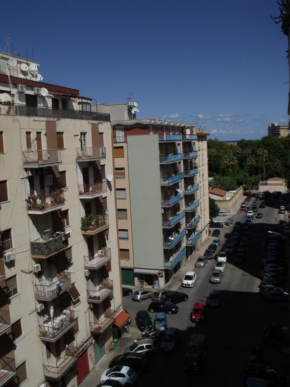 A Tre Passi Dal Centro Hotel Palermo Esterno foto