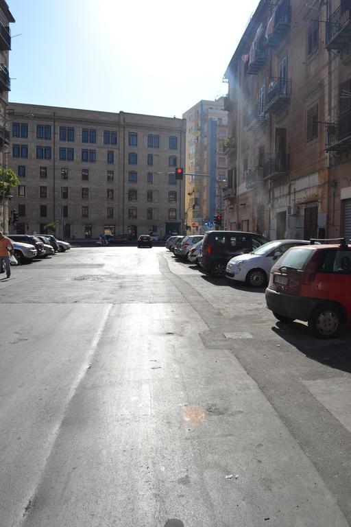 A Tre Passi Dal Centro Hotel Palermo Esterno foto