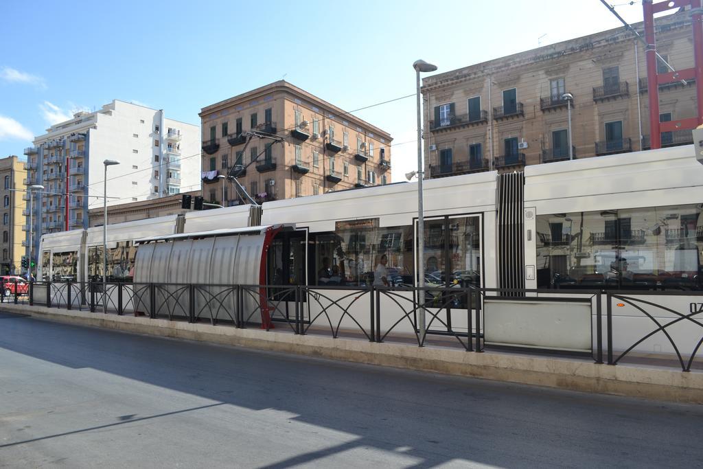 A Tre Passi Dal Centro Hotel Palermo Esterno foto