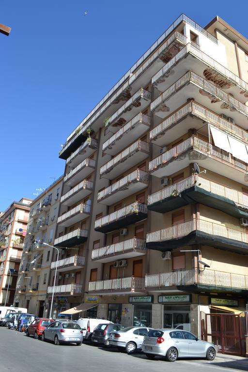 A Tre Passi Dal Centro Hotel Palermo Esterno foto